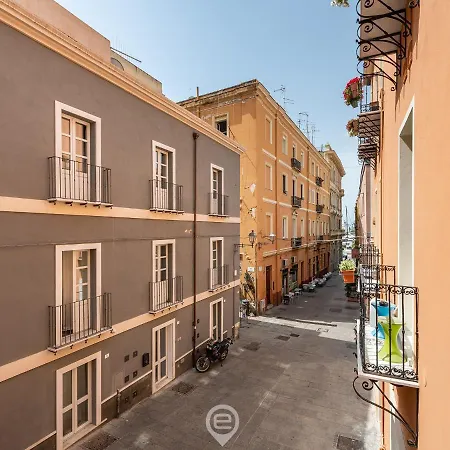 Valeria's Loft - Marina District דירה